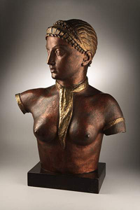 BUSTO FEMININO CON PANO. 1934. Cobre repuxado, dourado e patinado. 58 alt. x 45 anch. x 20 cm. long. HERN�NDEZ. Colecci�n Irm�ns Hern�ndez.