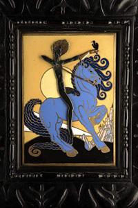 DIANA CAZADORA. Entre 1920-1930. Cobre repujado, patinado, dorado y policromado, sobre fondo con esmalte 